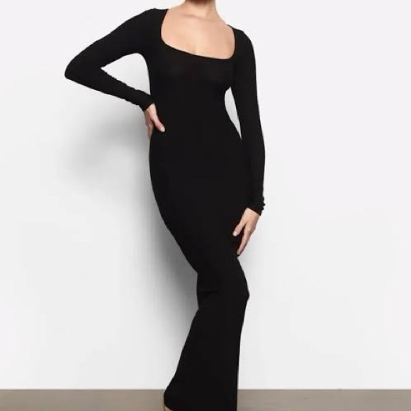 SKIMS Dresses & Skirts - SKIMS Black Ribbed Long Sleeve Fitted Maxi Dress